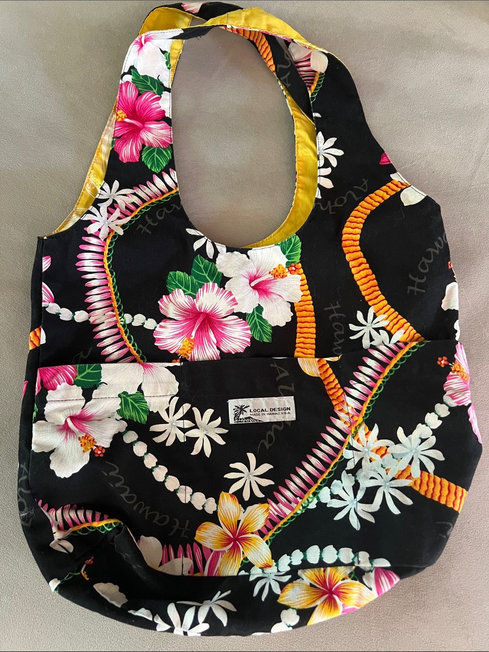 Floral Hawaiian-Print Tote Bag in Black and Pink